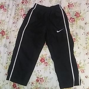 Boys Nike windbreaker pants